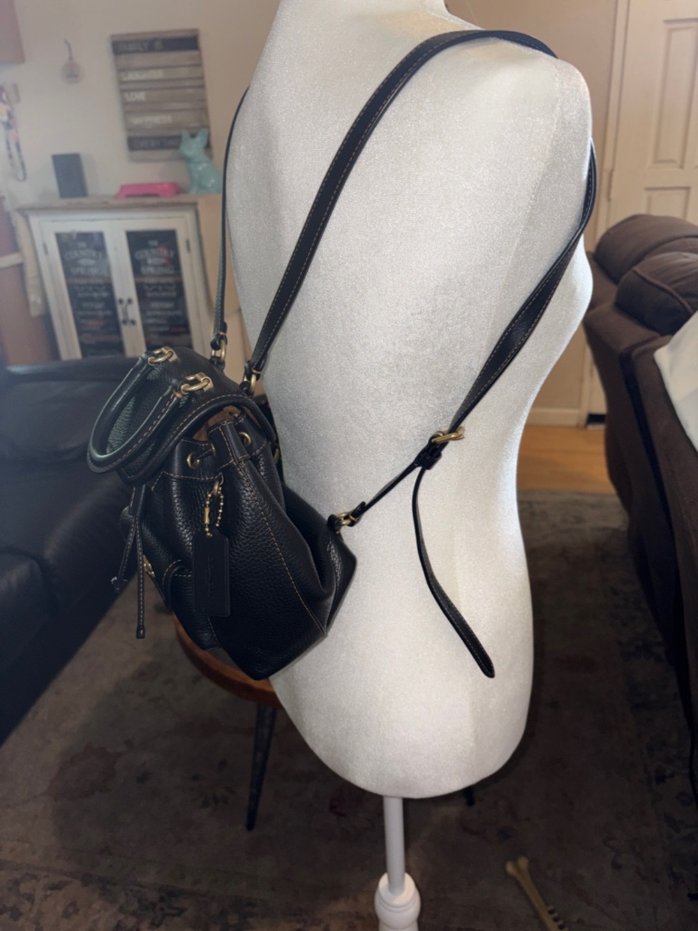 RIYA Vintage Black Leather Backpack 21 with Gold Hardware - Picture 3 of 11